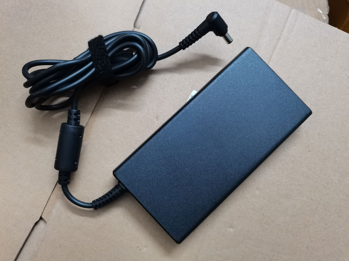 НОВЫЙ тонкий OEM Chicony 19,5  – обзор и цена Pc Gaming News