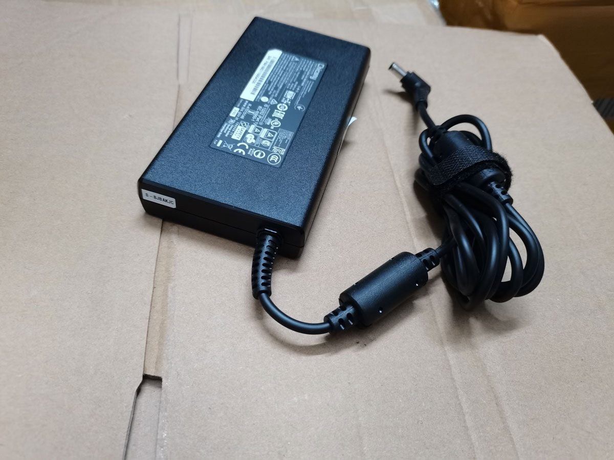 НОВЫЙ тонкий OEM Chicony 19,5  – обзор и цена Pc Gaming News